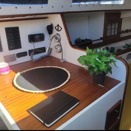 Botel Voilier Flush Poker Saint-Raphael (Var)